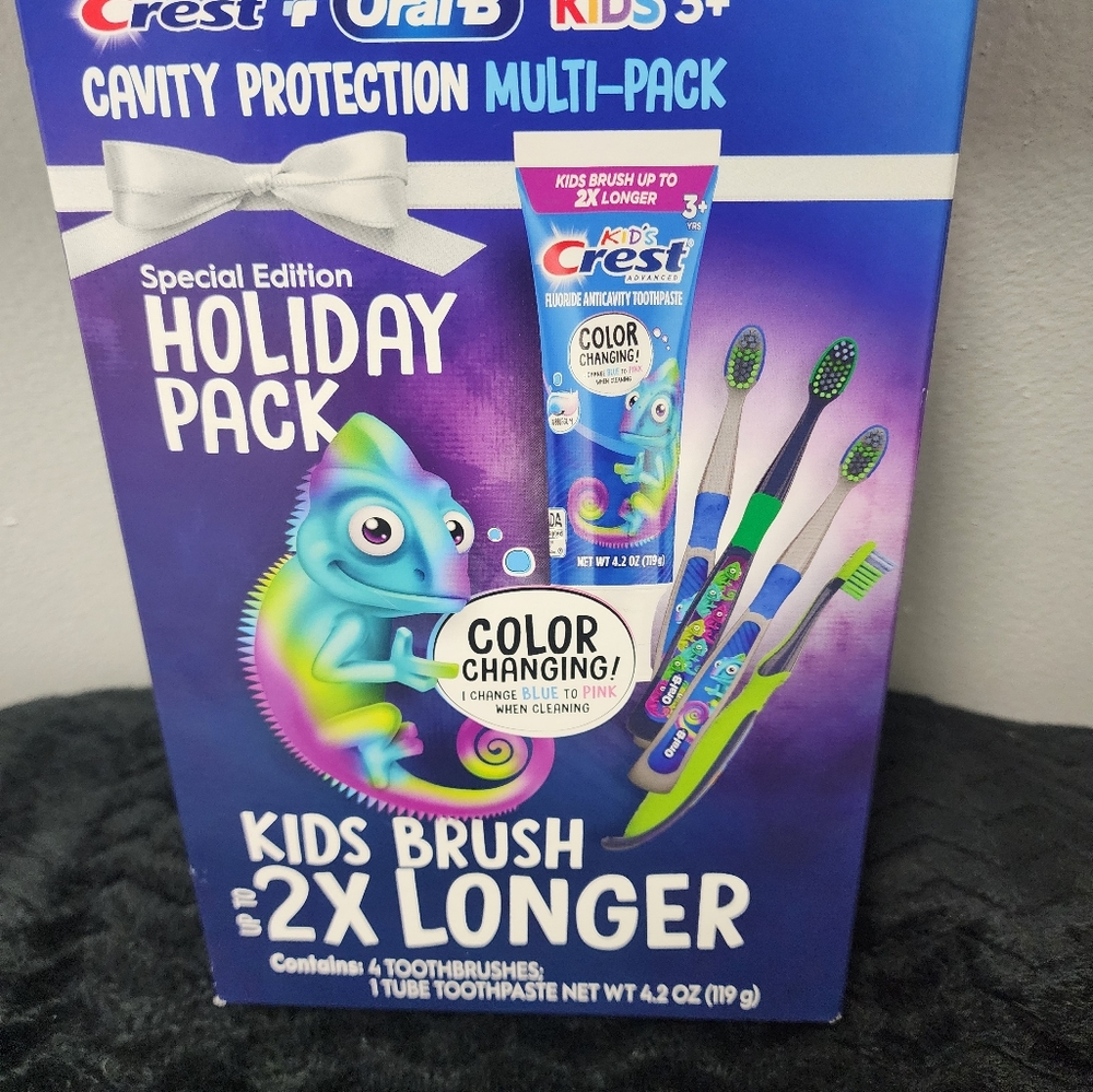 Crest + Oral B Toothbrush/ Toothpaste Pack